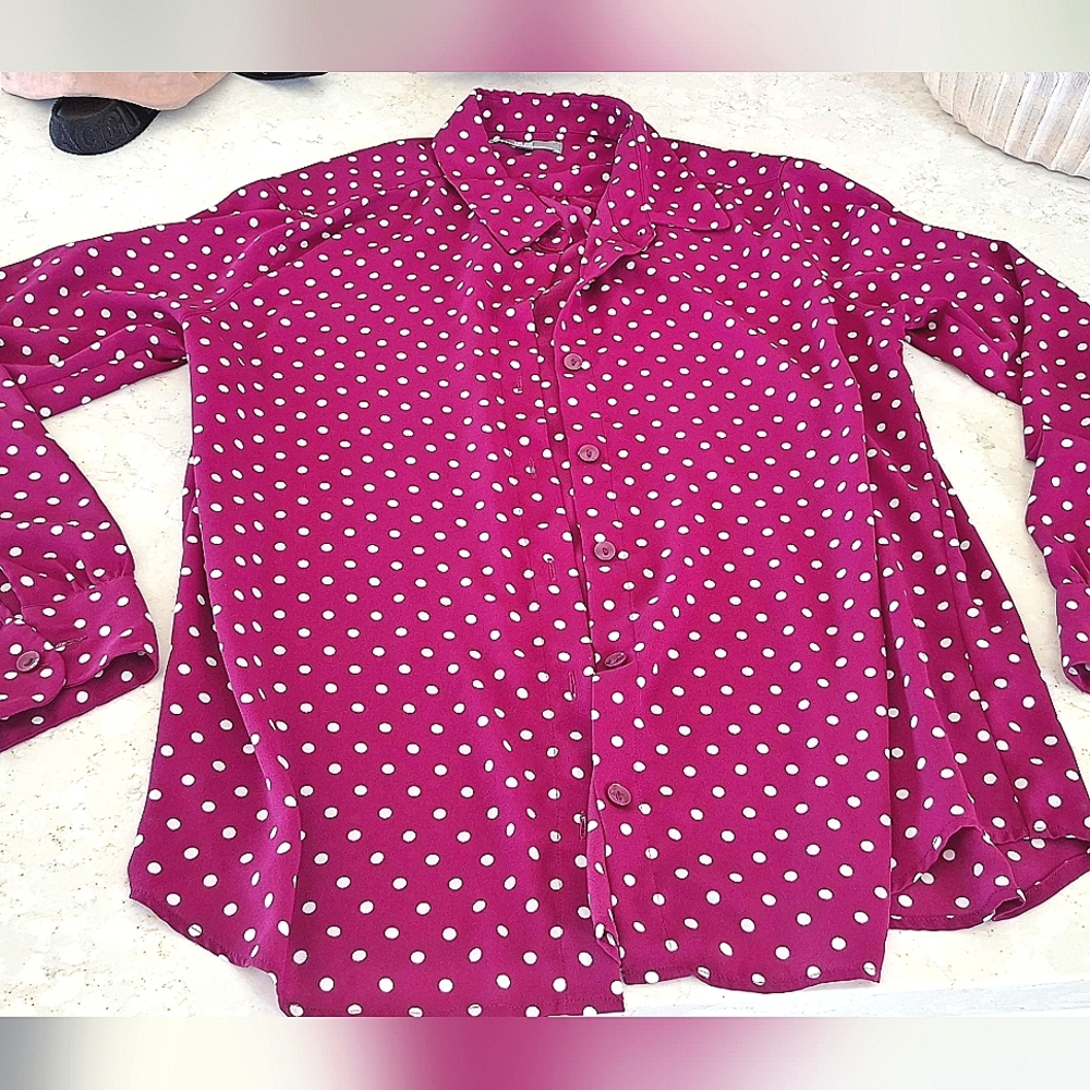 Uniglo womens M Polka Dot Blouse - Magenta and White